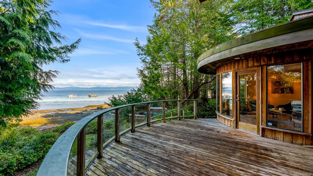 Third View of 2450 Clamshell Pl, Hornby Island, BC, V0R 1Z0