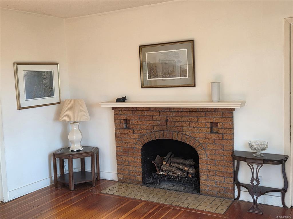 Fifth View of 1254 Burnside Rd W, View Royal, BC, V8Z 1N9