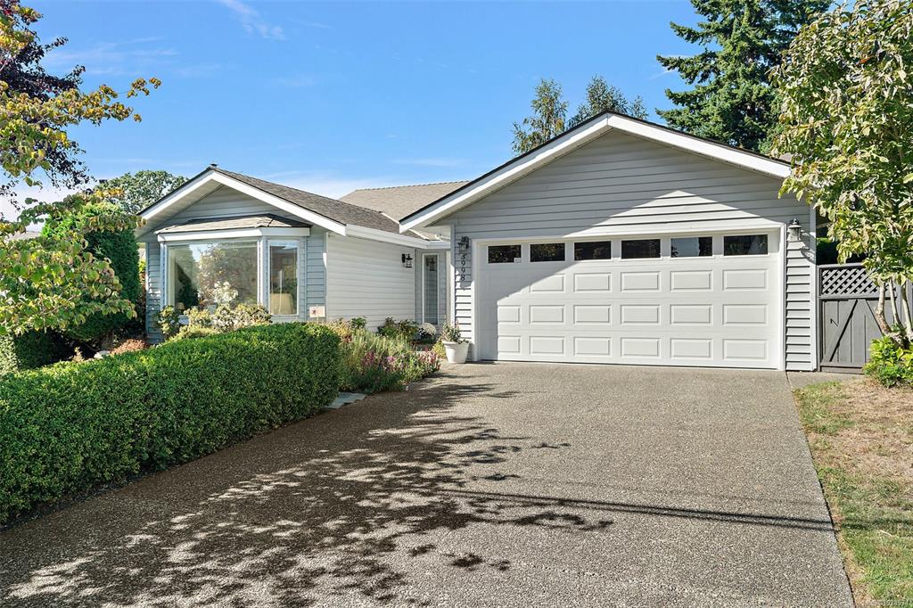 Fourth View of 3998 Cedar Hill Rd, Saanich, BC, V8N 3C1