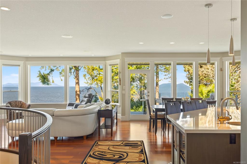 Fourth View of 5450 Bayshore Dr, Nanaimo, BC, V9V 1G9