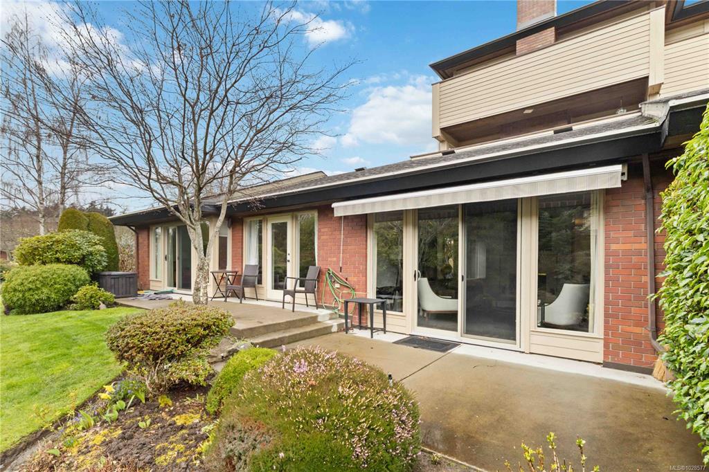 Third View of 2345 Cedar Hill Cross Rd, Uplands Estates, Oak Bay, BC, V8P 5M8