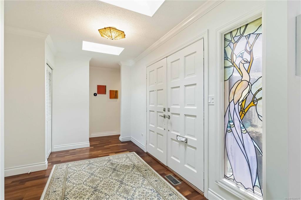 Fifth View of 2345 Cedar Hill Cross Rd, Uplands Estates, Oak Bay, BC, V8P 5M8