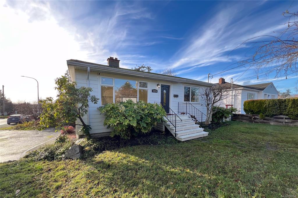 3876 Carey Rd, 1028578, BC,