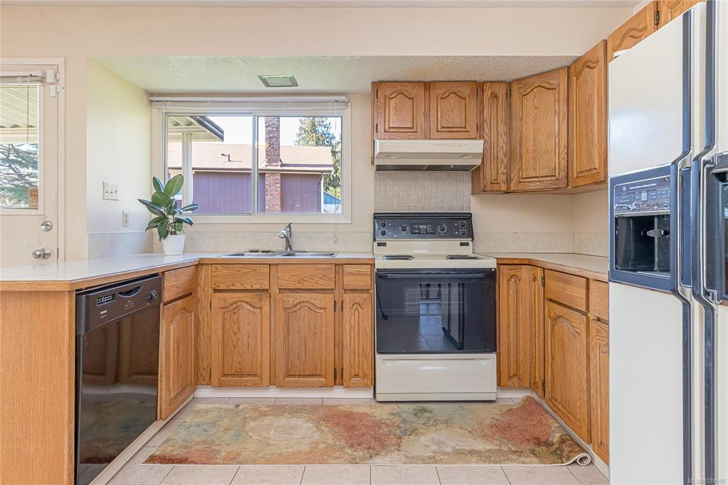 Fourth View of 1611 Bowstring Close, Nanaimo, BC, V9T 1H5