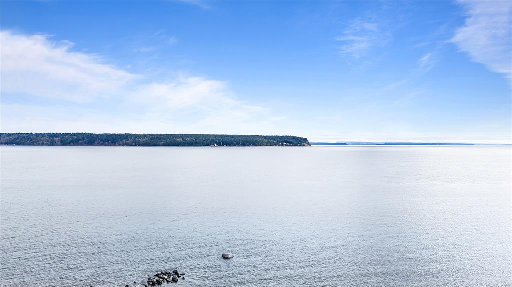 Fourth View of 1081 Island Hwy S, Campbell River, BC, V9W 1B4