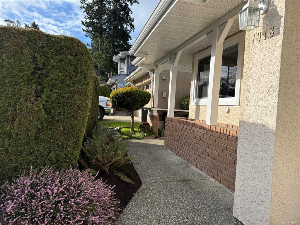 Third View of 1018 Scottswood Lane, Saanich, BC, V8Y 2Y2