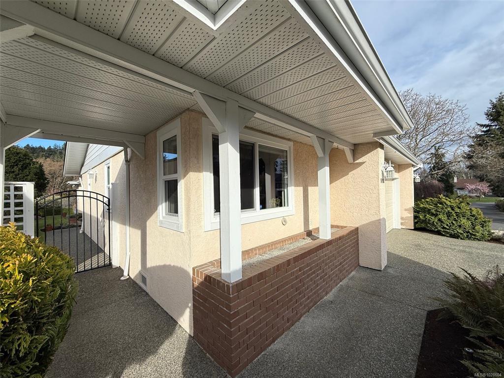 Fifth View of 1018 Scottswood Lane, Saanich, BC, V8Y 2Y2