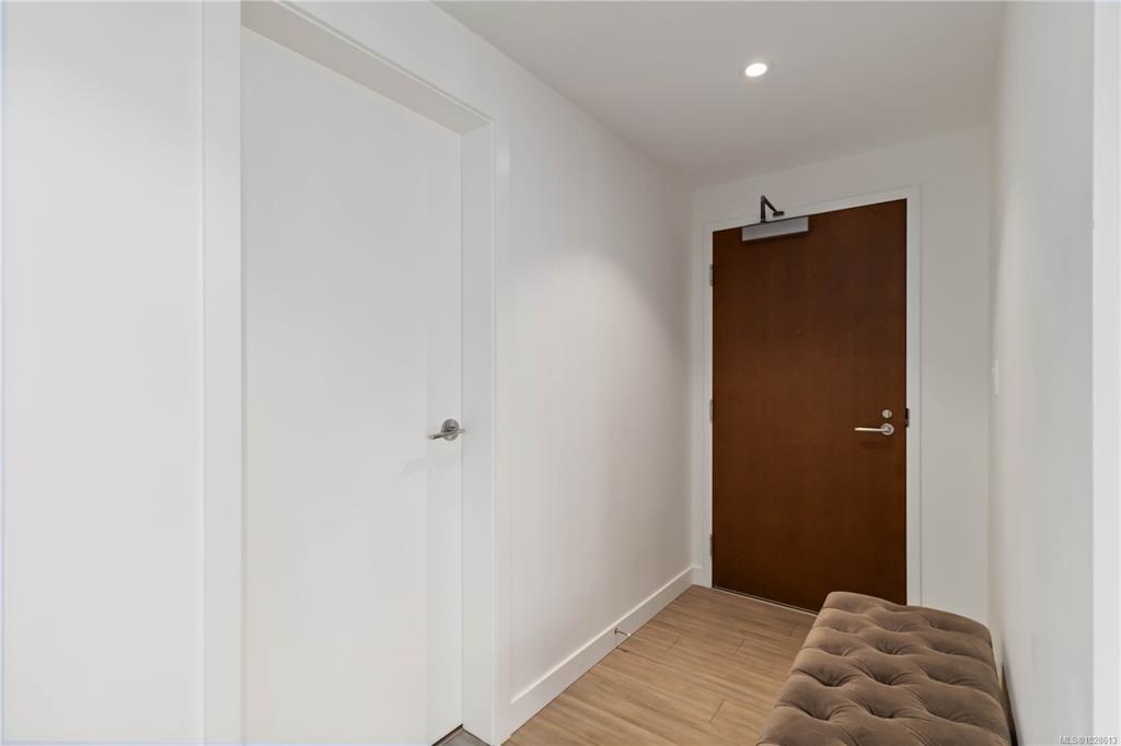 Fifth View of 848 Yates St, Victoria, BC, V8W 0G2