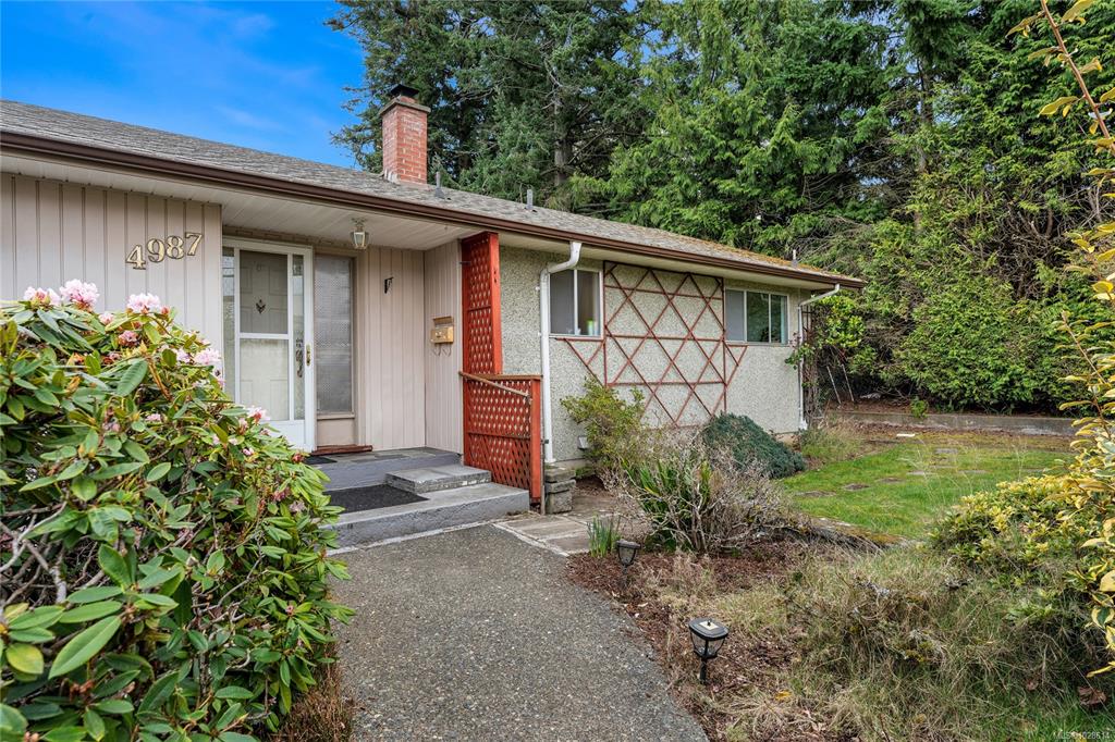 Second View of 4987 Wesley Rd, Saanich, BC, V8Y 1Z1