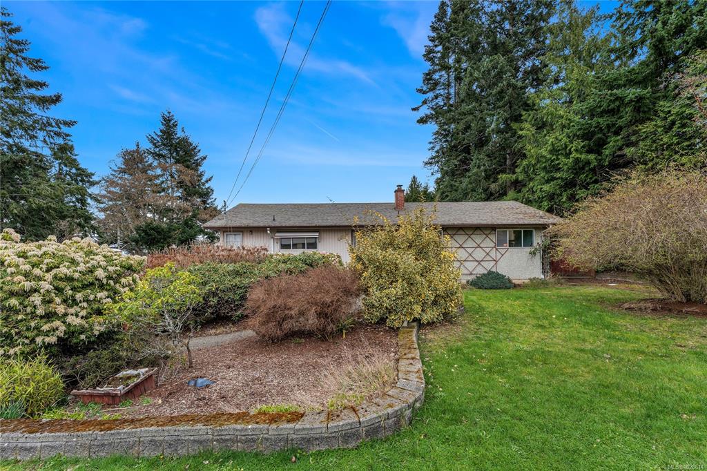 Fourth View of 4987 Wesley Rd, Saanich, BC, V8Y 1Z1