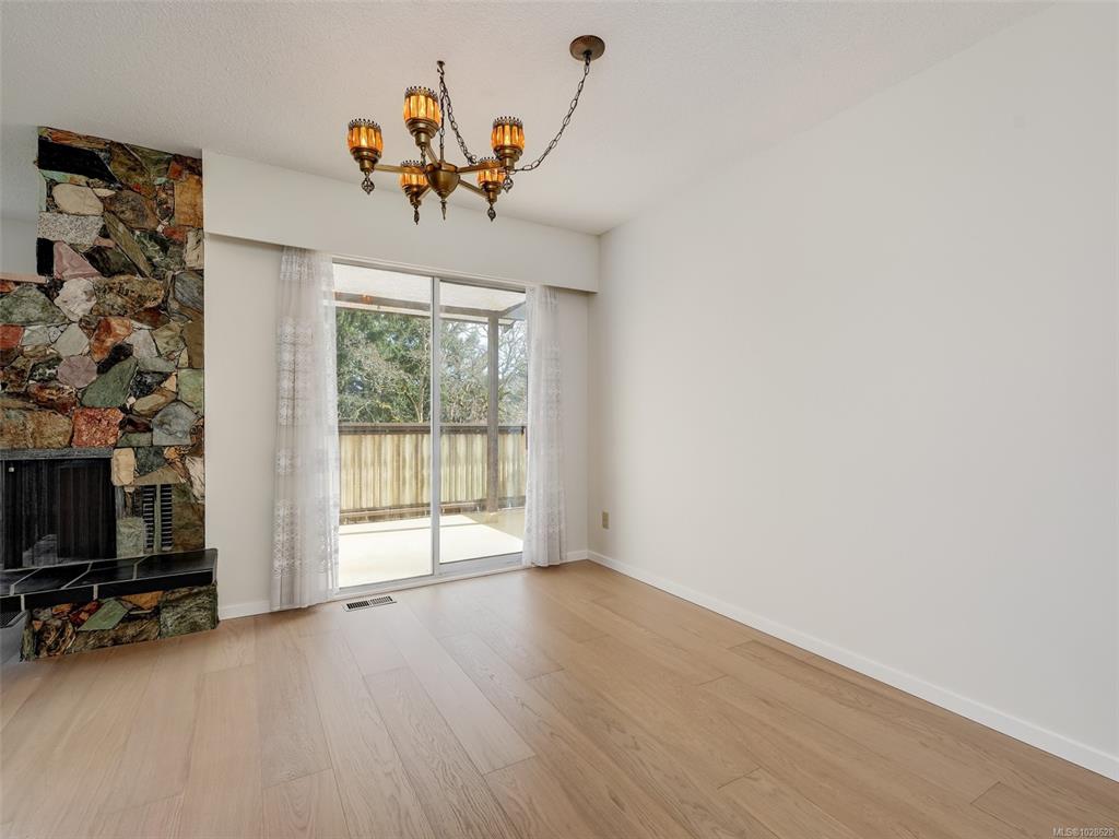 Fifth View of 4033 Zinnia Rd, Saanich, BC, V8Z 4W2