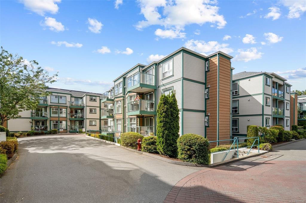 Second View of 894 Vernon Ave, Chelsea Green, Saanich, BC, V8X 2W6