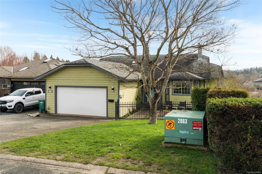 Third View of 1237 Glyn Oak Pl, Saanich, BC, V8Z 5J4