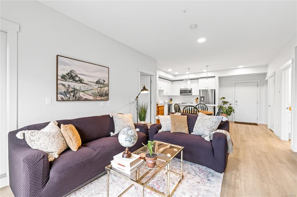 120 Jensen Ave W, 1028644, BC,