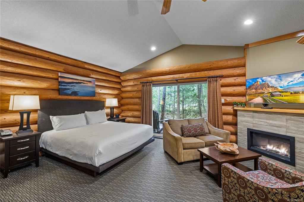 Second View of 1155 Resort Dr, TIGH NA MARA, Parksville, BC, V9P 2E3