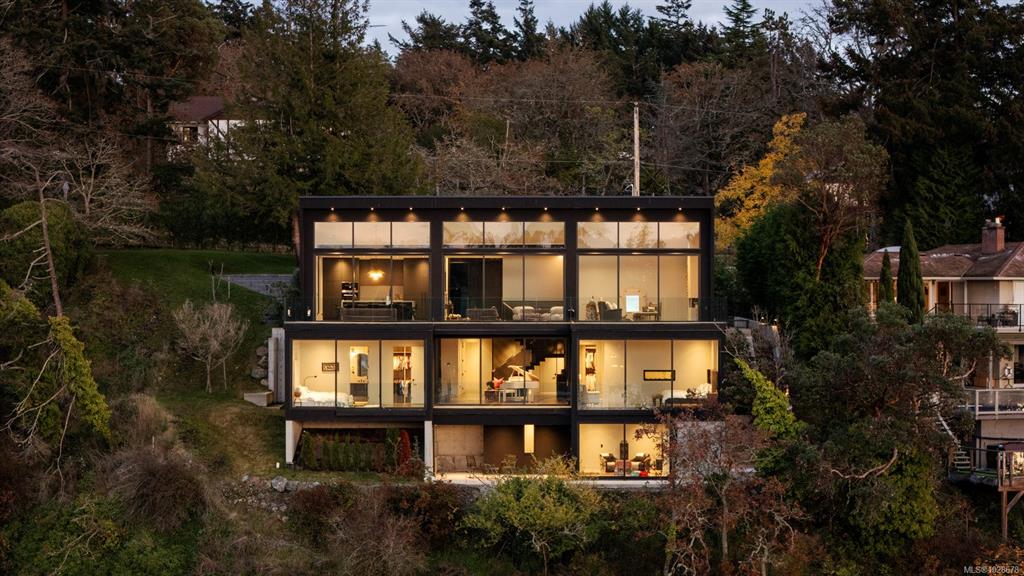 Fourth View of 2701 Sea View Rd, Saanich, BC, V8N 1K7