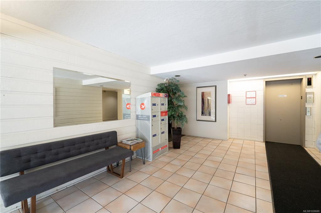 Third View of 3277 Glasgow Ave, Cragie Know, Saanich, BC, V8X 1M3