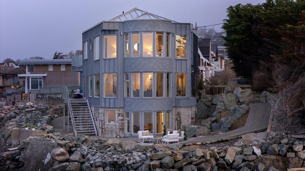 Fourth View of 2179 Crescent Rd, Oak Bay, BC, V8S 2H4