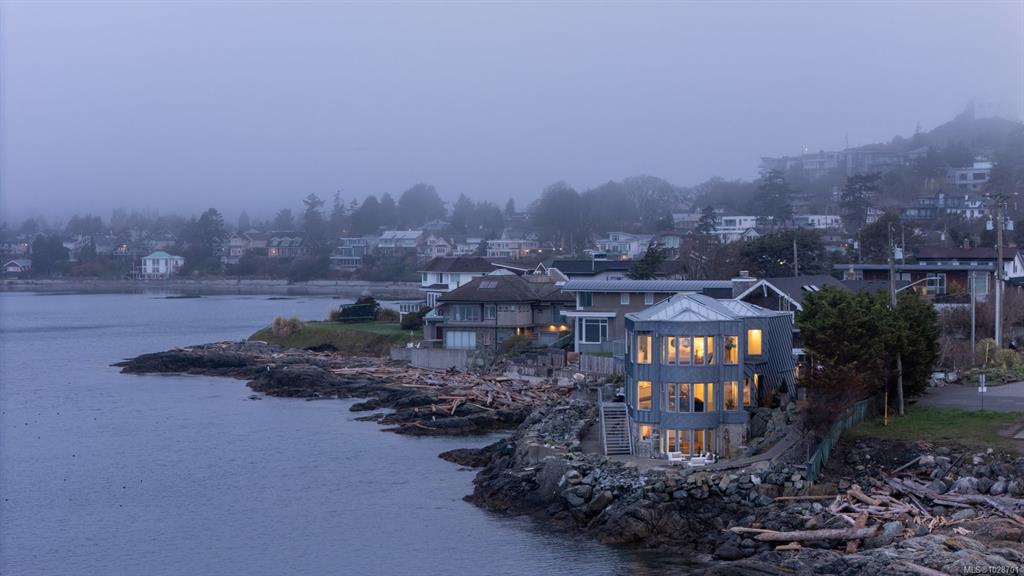 Fifth View of 2179 Crescent Rd, Oak Bay, BC, V8S 2H4