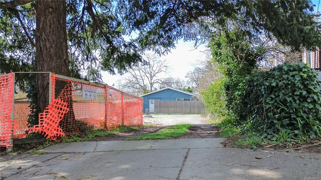 Third View of 2926 Prior St, Victoria, BC, V8T 3Y5