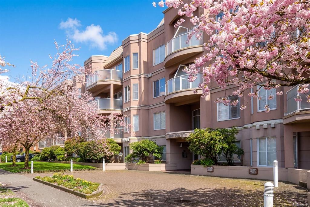 Second View of 405 Quebec St, Victoria, BC, V8V 4Z2