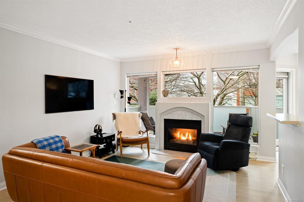 Fourth View of 405 Quebec St, Victoria, BC, V8V 4Z2