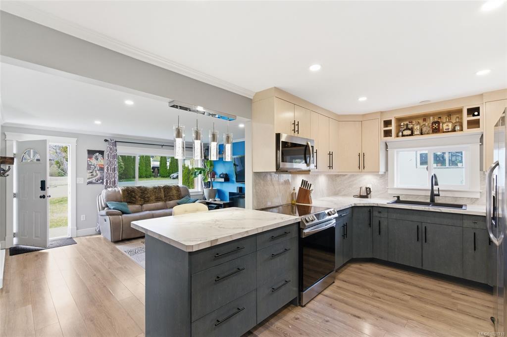 Third View of 740 Oakley St, Nanaimo, BC, V9S 1Z8