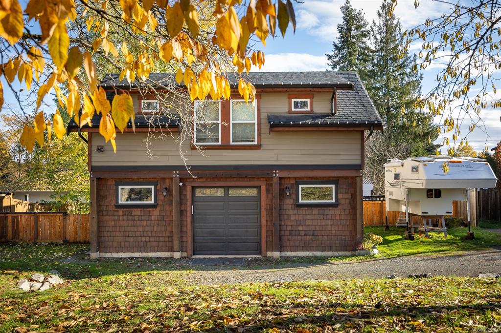 Fourth View of 3328 Third St, Cumberland, BC, V0R 1S0