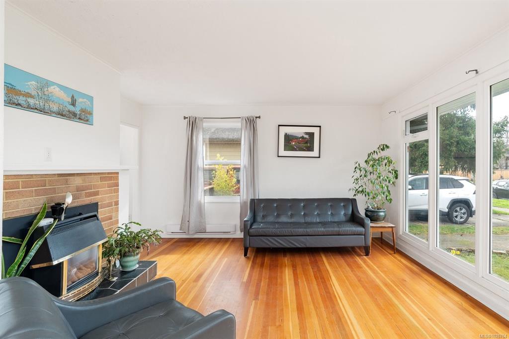 Fifth View of 2603 Scott St, Victoria, BC, V8R 4J1