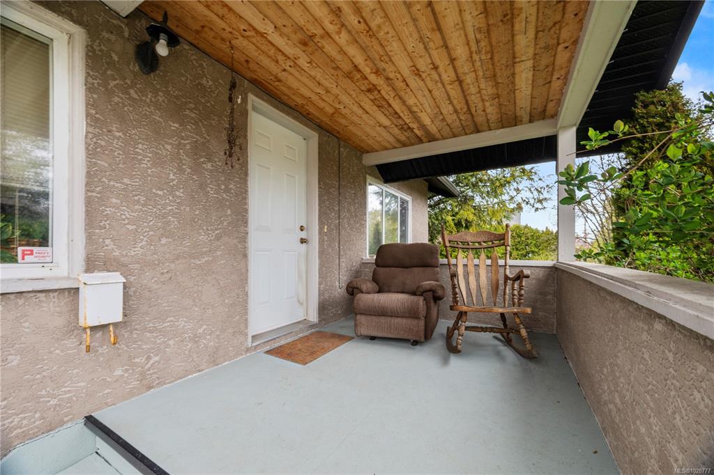 Fifth View of 2614 Scott St, Victoria, BC, V8R 4H9