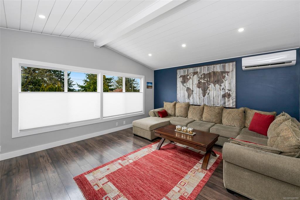 Fourth View of 3535 Richmond Rd, Saanich, BC, V8P 4P9