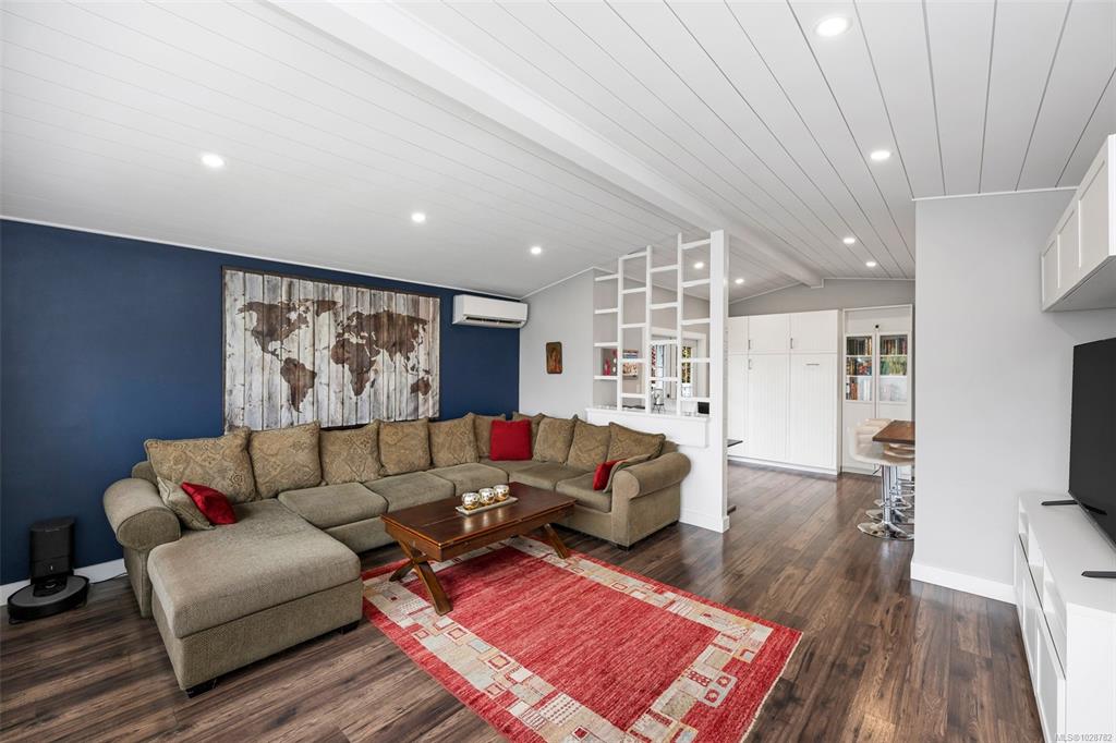 Fifth View of 3535 Richmond Rd, Saanich, BC, V8P 4P9