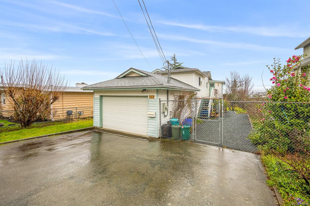 Second View of 545 Thulin St, Campbell River, BC, V9W 2L2