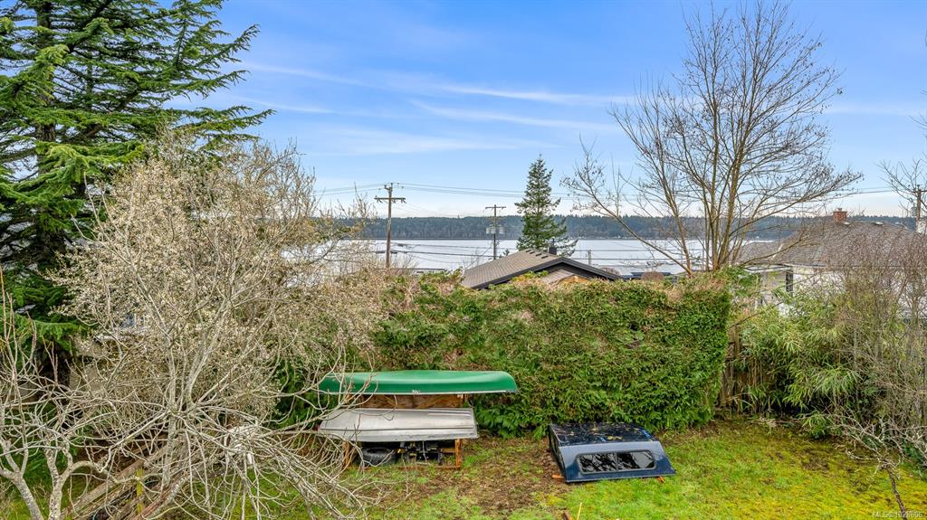 Third View of 545 Thulin St, Campbell River, BC, V9W 2L2