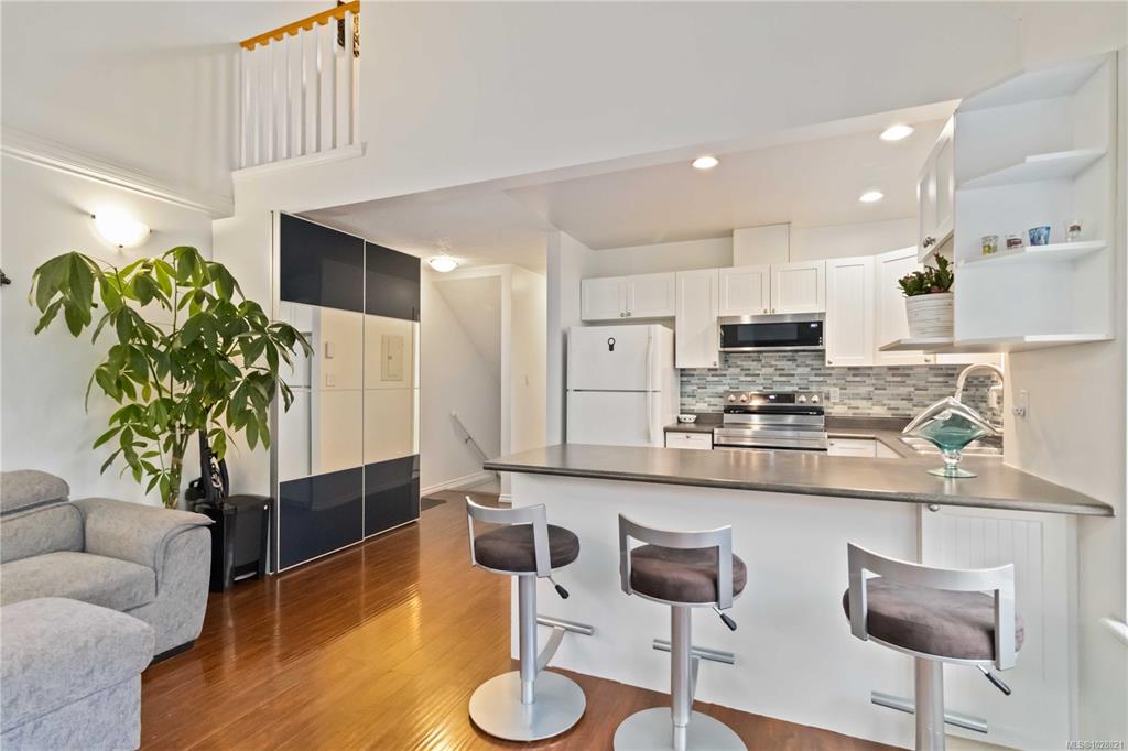 2849 Peatt Rd, 1028821, BC,