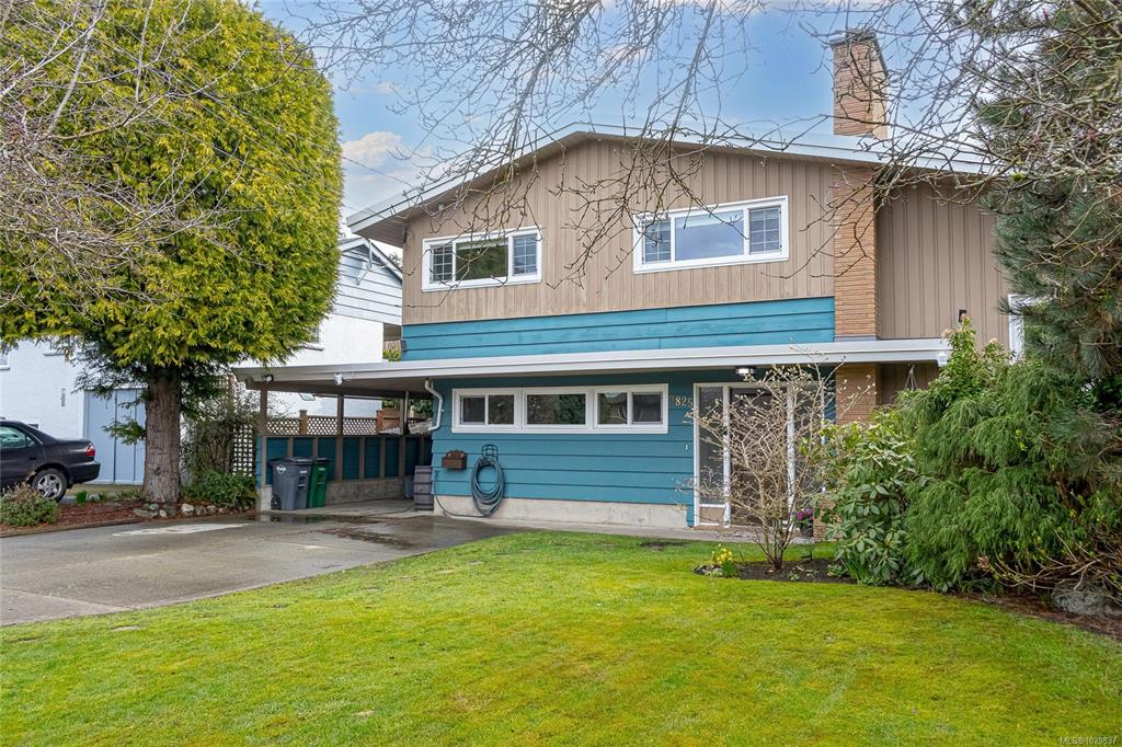 Second View of 3825 Kremlin St, Saanich, BC, V8P 4V7