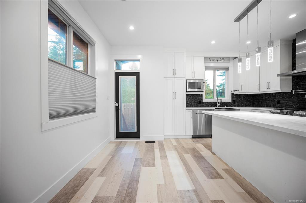 Third View of 502 Doreen Pl, Nanaimo, BC, V9T 4S1