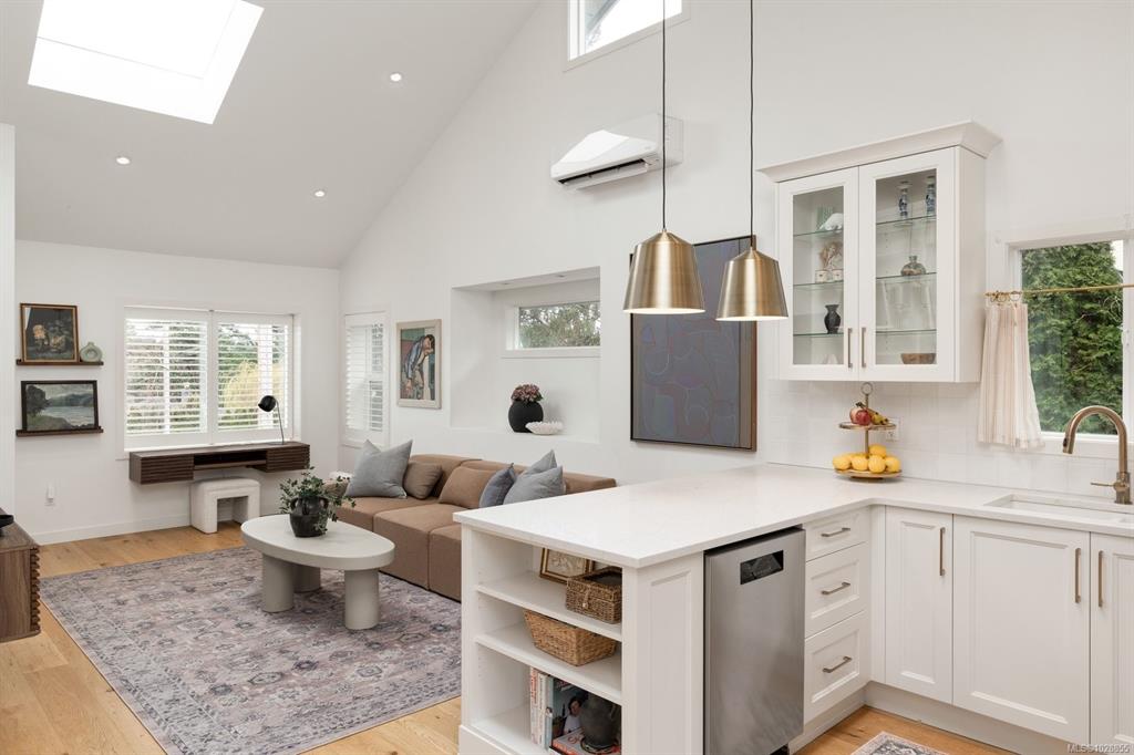 Fourth View of 24 Lotus St, Victoria, BC, V9A 1P4