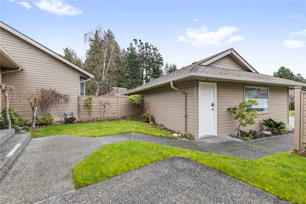 Third View of 529 Johnstone Rd, Pebble Beach, Parksville, BC, V9P 2K1