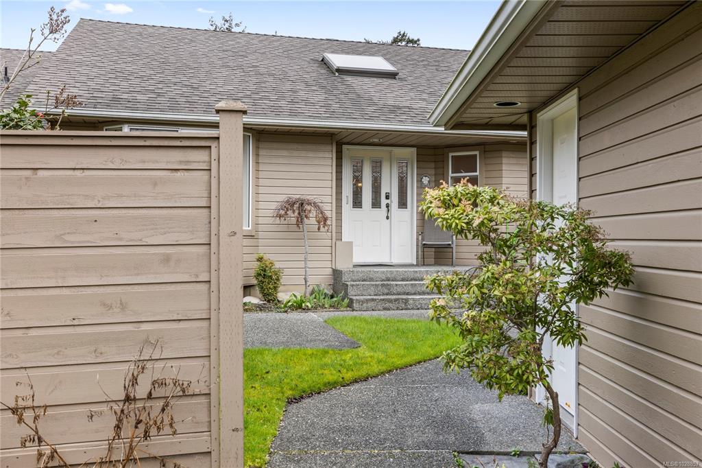 Fifth View of 529 Johnstone Rd, Pebble Beach, Parksville, BC, V9P 2K1