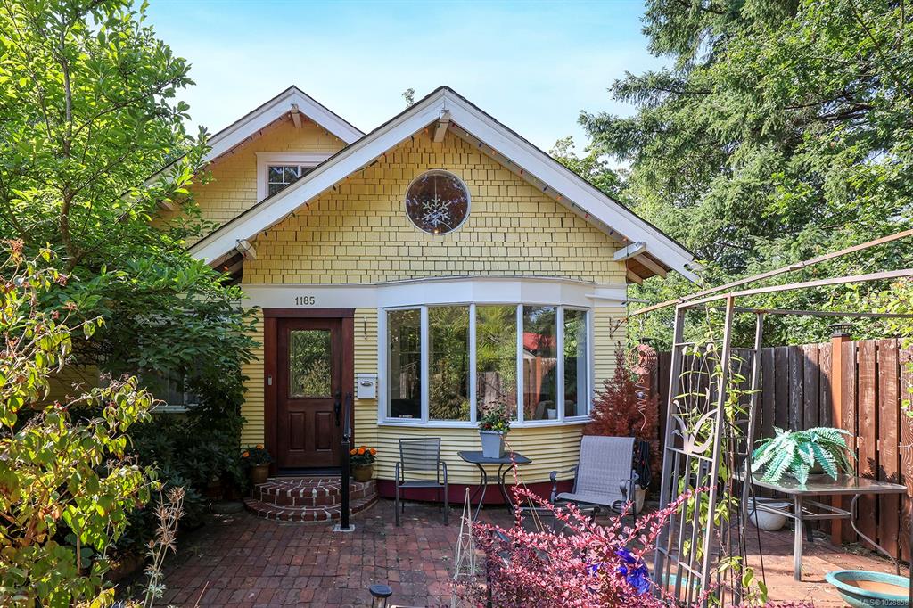 Second View of 1185 5th St, Courtenay, BC, V9N 1L7