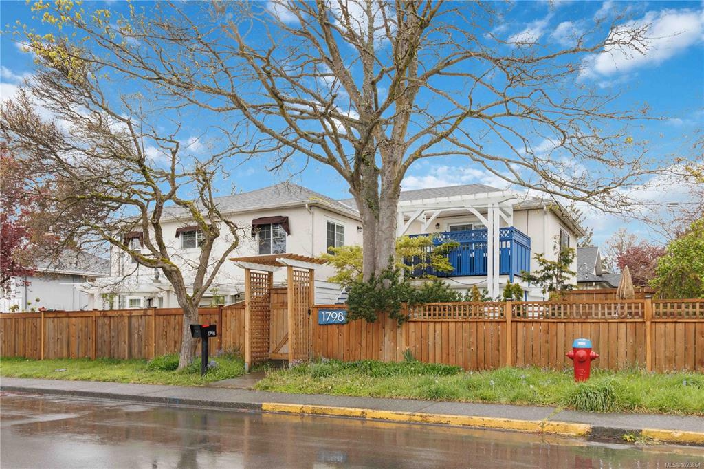 1796 Denman St, 1028864, BC,