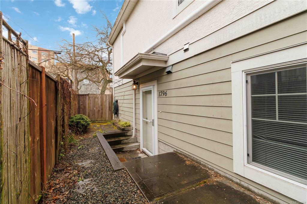 Fourth View of 1796 Denman St, Victoria, BC, V8R 1Y4