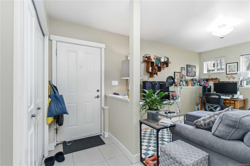 Fifth View of 1796 Denman St, Victoria, BC, V8R 1Y4