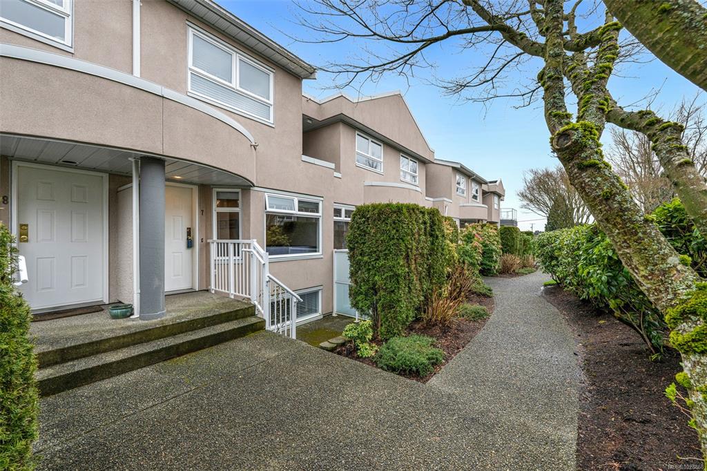 Fifth View of 478 Culduthel Rd, Uptown Mews, Saanich, BC, V8Z 1G1
