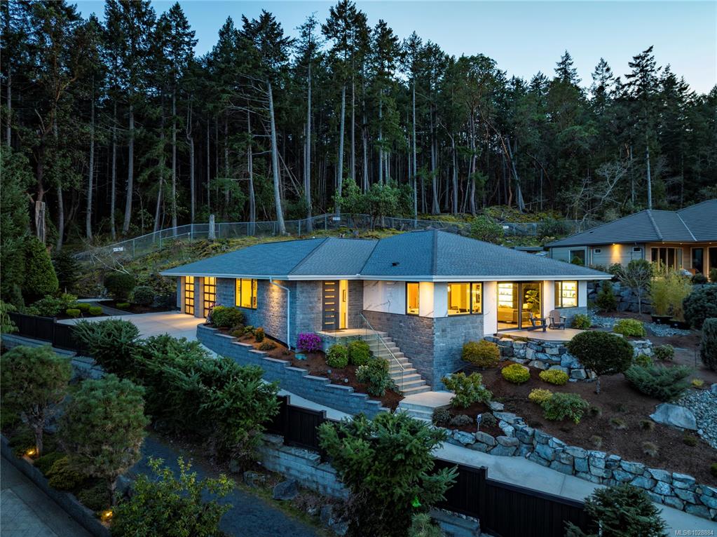 2441 Ainsley Pl, 1028884, BC,