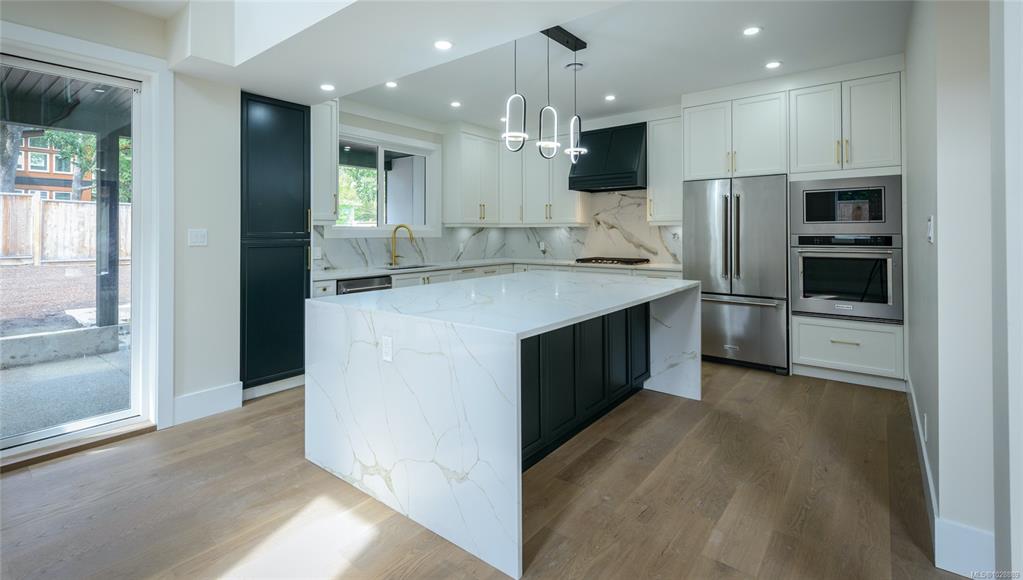 Fifth View of 1246 Reynolds Rd, Saanich, BC, V8P 2K7