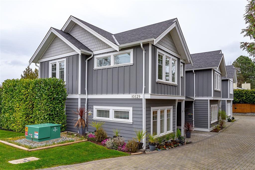 Second View of 10529 Mcdonald Park Rd, Sidney, BC, V8L 3J2