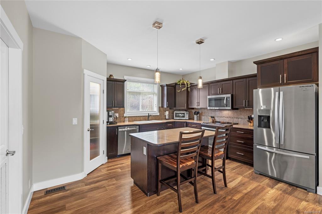 Fourth View of 90 Wildwood Pl, Bowser, BC, V0R 1G0