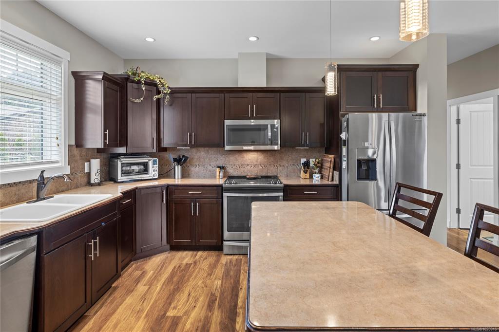 Fifth View of 90 Wildwood Pl, Bowser, BC, V0R 1G0